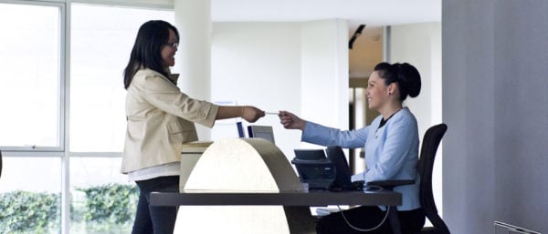 Lire la suite à propos de l’article Formation accueil téléphonique ou physique: comment être le meilleur conseiller clientèle?