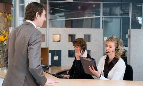 Lire la suite à propos de l’article Quels sont les fondamentaux de l’accueil au téléphone?